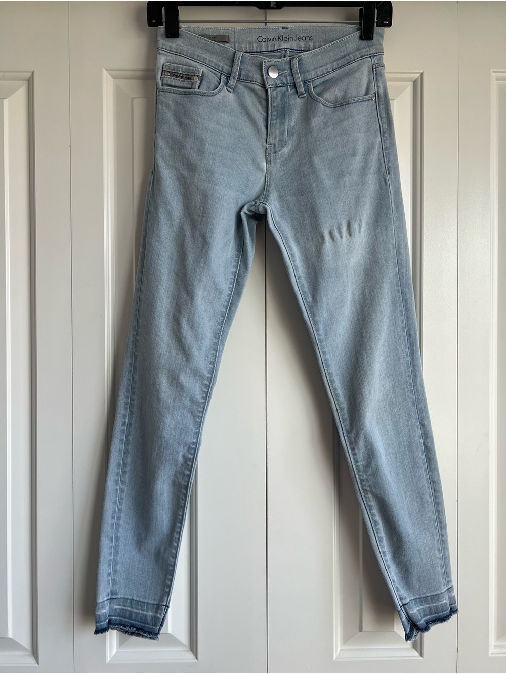 Calvin Klein Light Wash Ankle Jeans Size 25